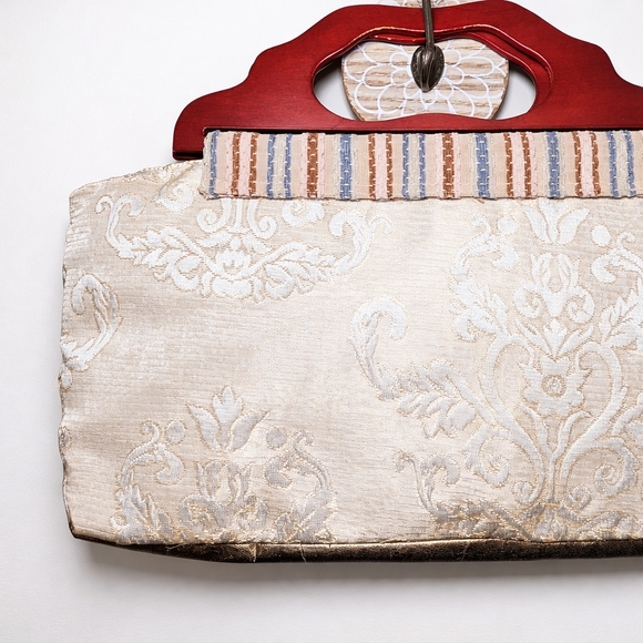 Vintage Lulu Tapestry Damask Floral Wood Handle Handbag Ivory Boho Carpet Bag - Picture 4 of 7